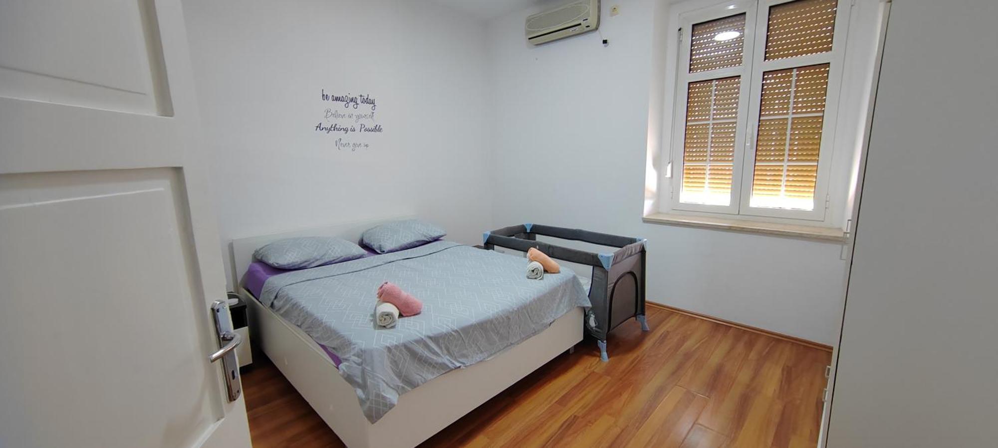 Leon Apartmán *